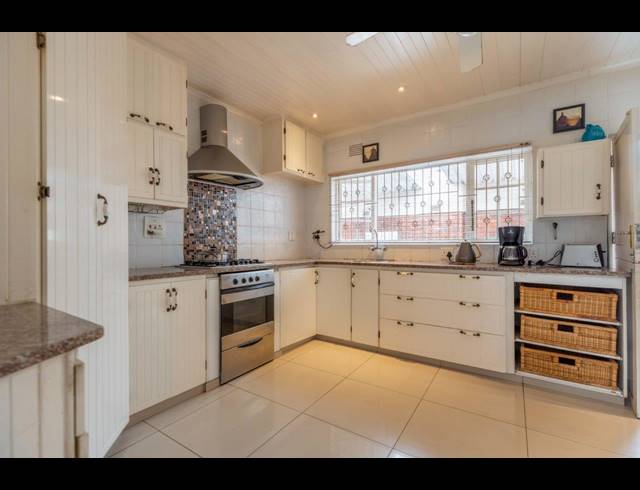 3 BEDROOM HOUSE FOR SALE IN DAWNCLIFFE
